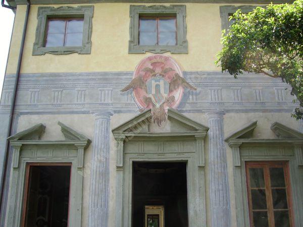 Ingresso destro.